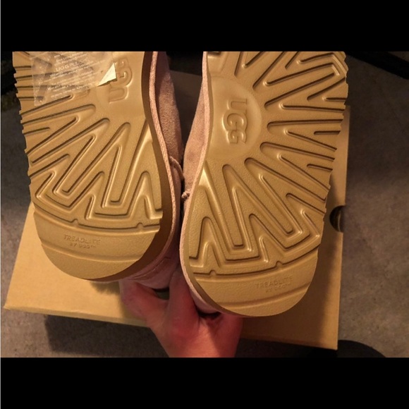 NEW Gorgeous NWT $250 UGG boots - Irina Star Charm limited edition! Price FIRM! - Picture 7 of 12